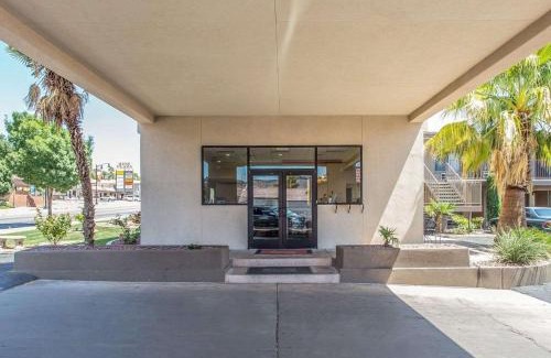 St. George Cabin | Econo Lodge St George North - Near Pioneer Park