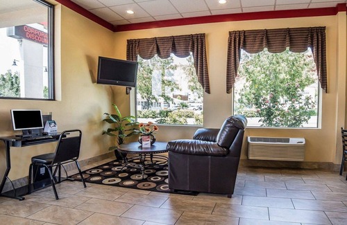 St. George Hotel | Econo Lodge St George North - Near Pioneer Park