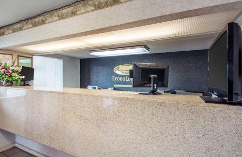 Troy Cabin | Econo Lodge Troy