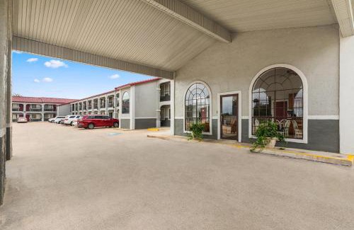 Belton Cabin | Econo Lodge