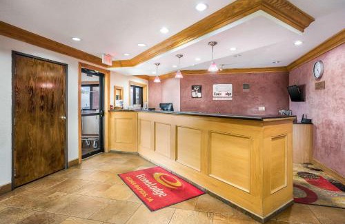 Southwest Area Cabin | Econo Lodge