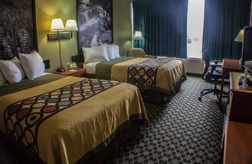 Erie Hotel | Econo Lodge