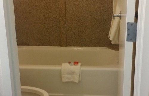 Lloyd Hotel | Econo Lodge