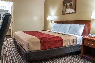 Paw Paw Cabin | Econo Lodge