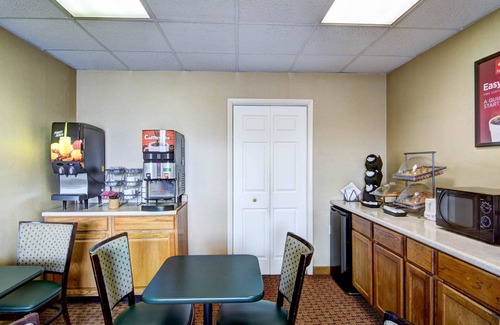 Wytheville Hotel | Econo Lodge Wytheville I-77 & I-81