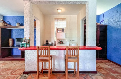 Isla Mujeres Hotel | Economic City View Room at Casa De Los Suenos