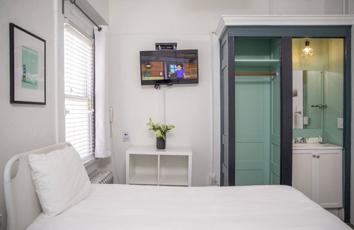Civic Center Hotel | Economy Twin Room with Private External Bathroom