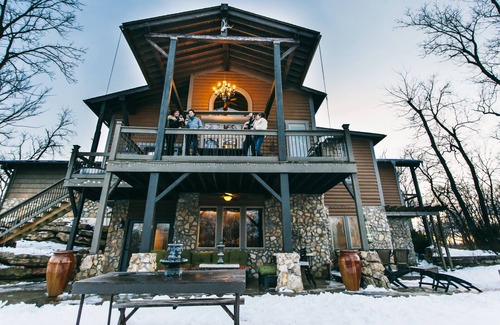 Drexel House | Ecotouristic 4500Sf Lodge 2000sf Indoor pool - ITLUXURYSTAYS sleeps up to 49.