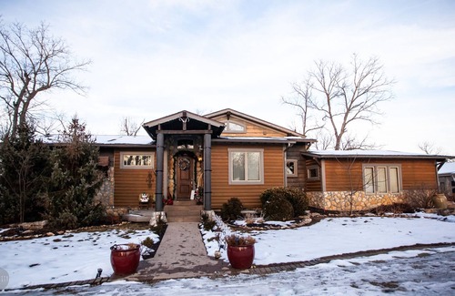 Drexel House | Ecotouristic 4500Sf Lodge 2000sf Indoor pool - ITLUXURYSTAYS sleeps up to 49.