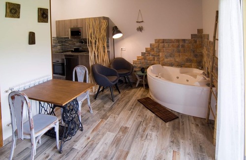 Coviella Apartment | ECOviella TRASGU (2pax) JACUZZI. OPENING June 2020!