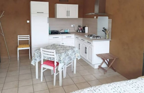Colombier-le-Vieux Apartment | Ecrin de Verdure en Ardèche