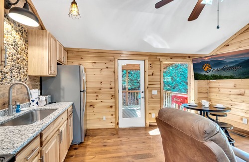 Cosby Cabin | Ed's Mill - Breathtaking Waterfalls - FREE ATTRACTION TICKETS!!!