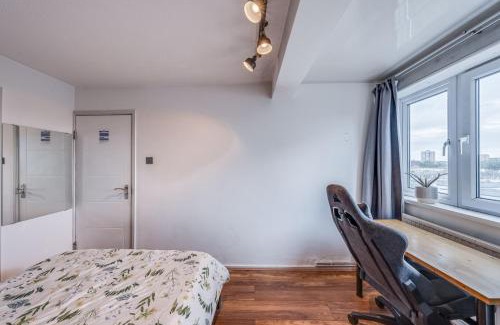 Tower Hamlets Apartment | Eddie's place