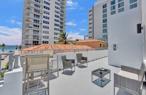 East Fort Lauderdale Apartment | Eden Collection Junior Suite: Steps to Beach!