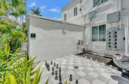 East Fort Lauderdale Apartment | Eden Collection Junior Suite: Steps to Beach!
