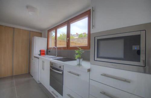 Montargis Apartment | Eden Garden climatisé avec une terrasse