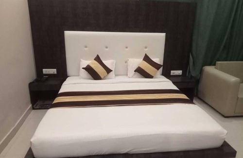 Ganaur Hotel | Eden Green