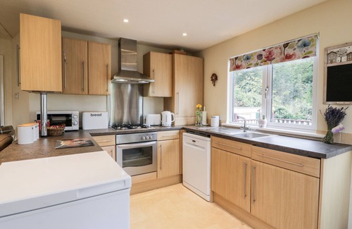 Newton Stewart Cottage | EDEN LODGE, pet friendly, with open fire in Whithorn