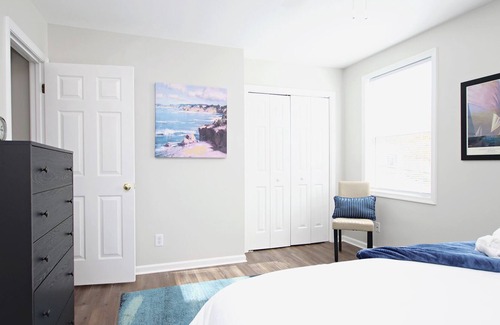 Belmont Apartment | Eden - perfect stay in lower Belmont! Internal name: 1301 B Knoll Street