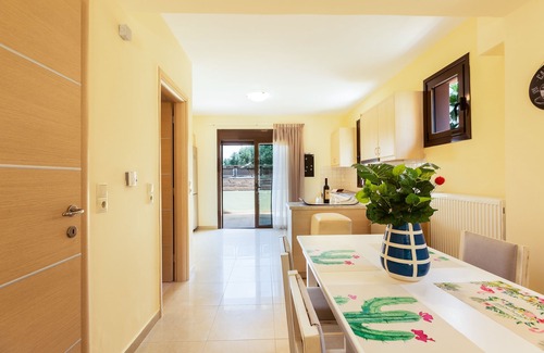 Loutra House | Eden Residences