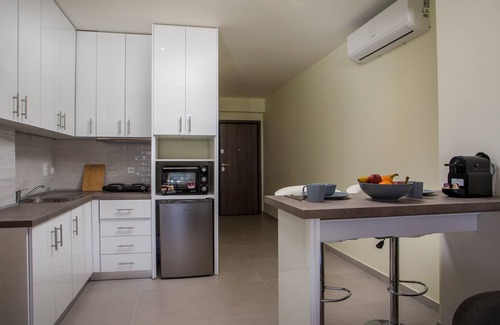 Petaloudes Apartment | Eden's Azalea Luxury Sea View Suite