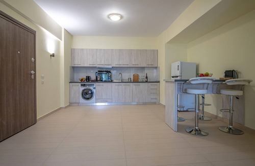 Petaloudes Apartment | Eden's Lily - Luxury Spacious Apartment With Sea View