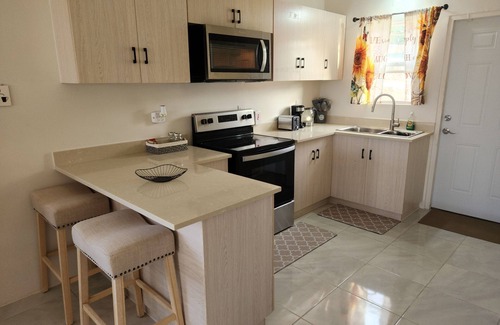 Discovery Bay House | Eden's Lodge - Your Home Away from Home