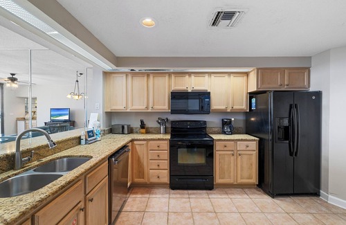 Ono Island Condo | Eden West 408 by Liquid Life