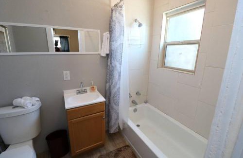 El Paso House | Edens Comfort Suite Near I 10
