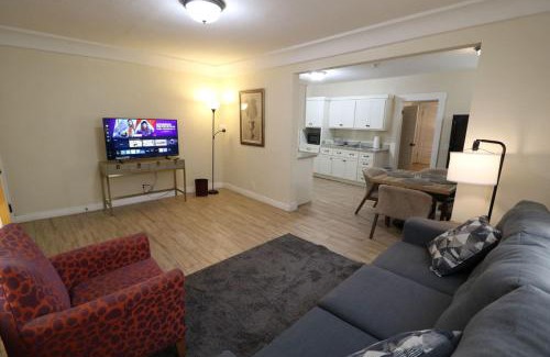 El Paso House | Edens Comfort Suite Near I 10