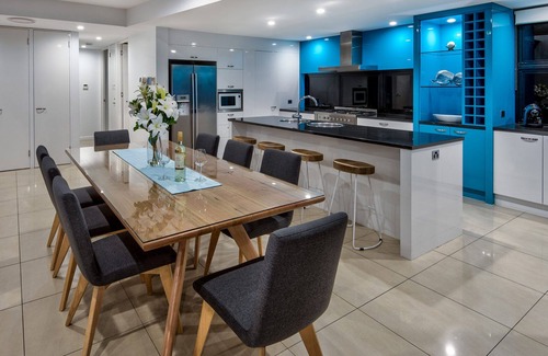 Hamilton Island Villa | Edge 16 Hamilton Island - oceanviews, golf buggy and transfers
