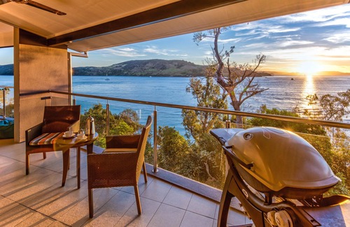 Hamilton Island Villa | Edge 2 Hamilton Island - absolute oceanfront, golf buggy and transfers