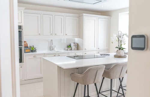Bowness-on-Windermere Cottage | Edge Mere Apartment - sleeps 4 guests in 2 bedrooms