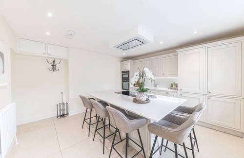 Bowness-on-Windermere Cottage | Edge Mere Apartment - sleeps 4 guests in 2 bedrooms
