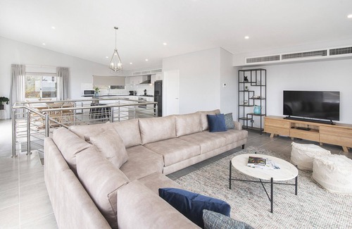 Geographe House | EDGE OF THE BAY - Seaside Perfection