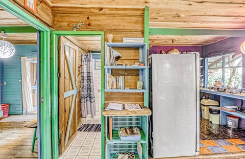 Dominical House | Edge of the World Cabin & Cabana - 10 minutes to Pacific Ocean & On site