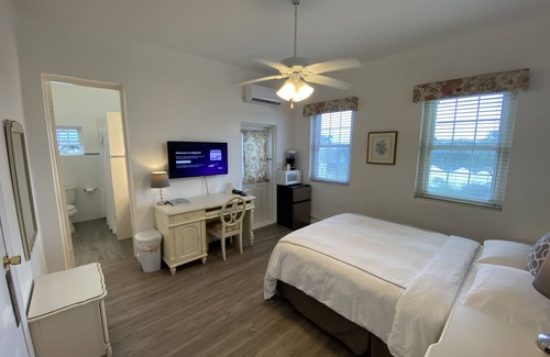 Pembroke House | Edgehill Manor Guest House