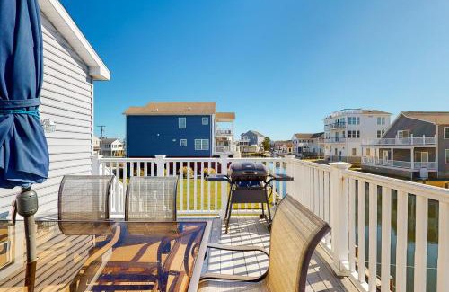 Edgewater Acres House | Edgewater Acres - 39167 Garfield Avenue