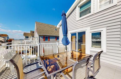 Edgewater Acres House | Edgewater Acres - 39167 Garfield Avenue