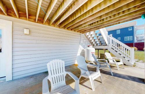Edgewater Acres House | Edgewater Acres - 39167 Garfield Avenue