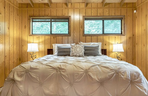 Innsbrook Ski Chalet | Edgewater Escape by Sarah Bernard, with Hot Tub