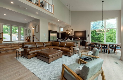 McHenry House | Edgewater Escape: Lakefront, Dogs Welcome, Dock Slip, Indoor Pool