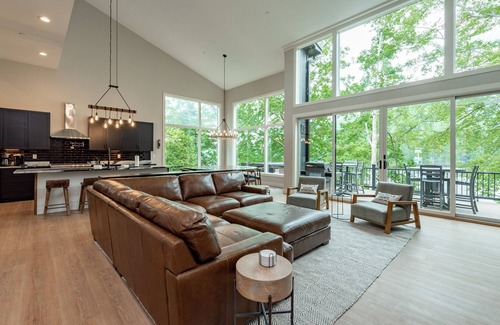 McHenry House | Edgewater Escape: Lakefront, Dogs Welcome, Dock Slip, Indoor Pool