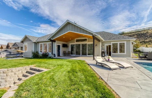 Orondo House | Edgewater Escape