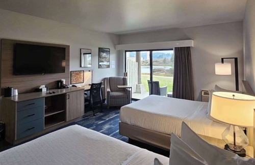 Coos Bay Hotel | Edgewater Inn and Suites, an Ascend Collection Hotel