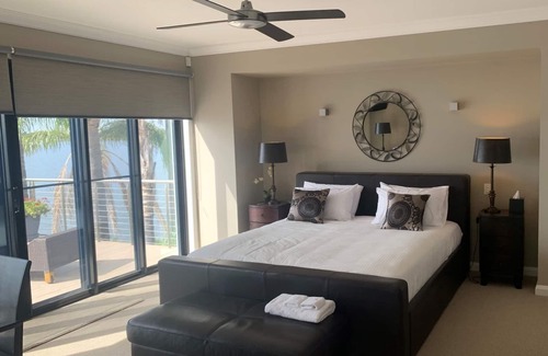 Mulwala House | Edgewater lake house