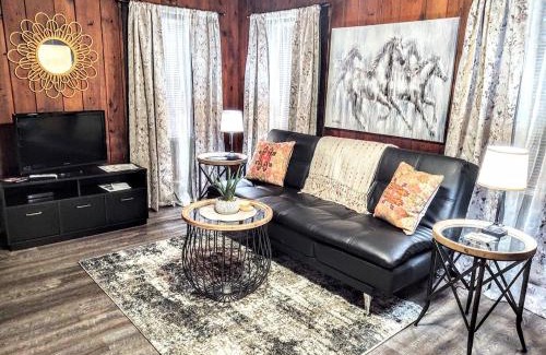 Mid America House | Edgewater Resort Cottage #1