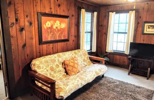 Mid America House | Edgewater Resort Cottage #1