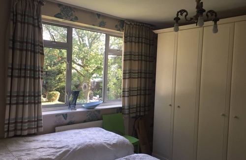 Edgware House | Edgware Bed and Breakfast