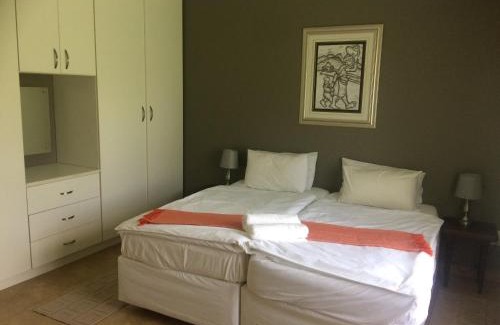 Lidgetton West Apartment | Edi's B&B